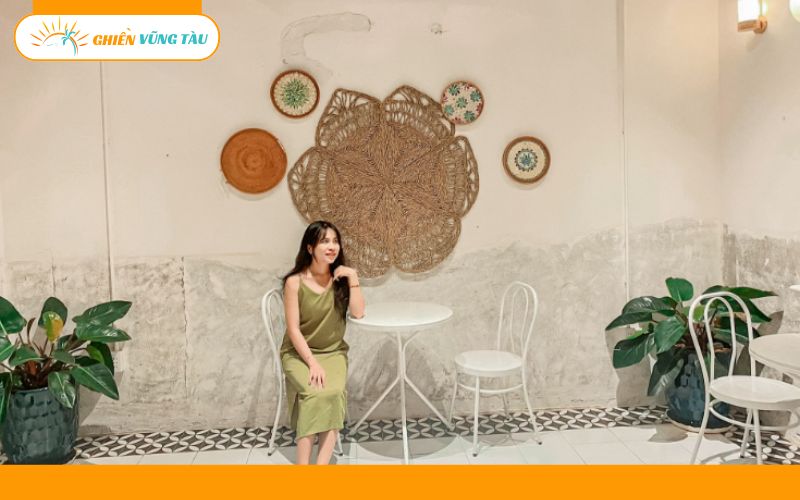 Review về quán Đông Dương Café - Trải nghiệm không gian hoài cổ 17 Đông Dương Café