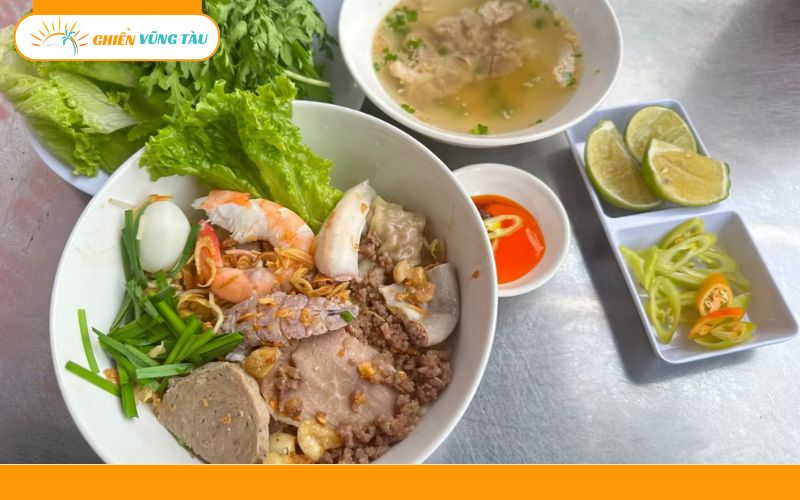 Review quán hủ tiếu mì khô Tám Bến Đình ăn một lần là ghiền 10 hủ tiếu mì khô tám bến đình