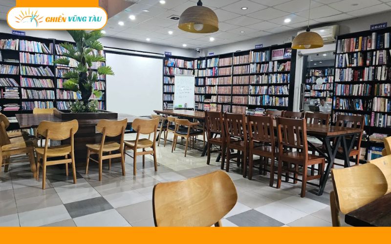 Review về quán Ngọc Tước Book Cafe với không gian thư giãn 10 Ngọc Tước Book Cafe