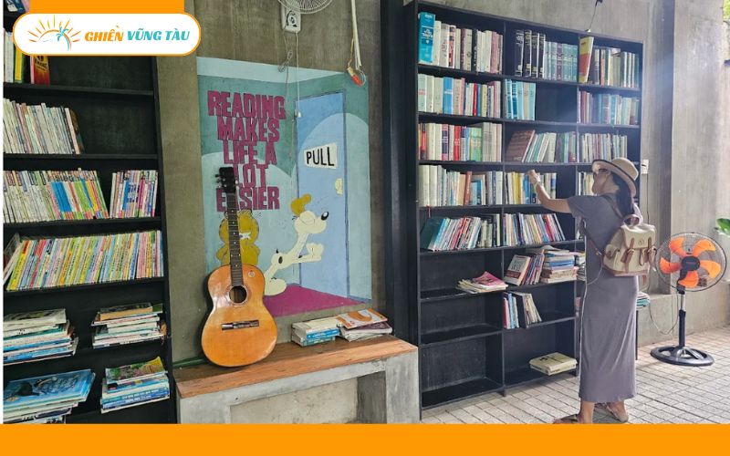 Review về quán Ngọc Tước Book Cafe với không gian thư giãn 12 Ngọc Tước Book Cafe