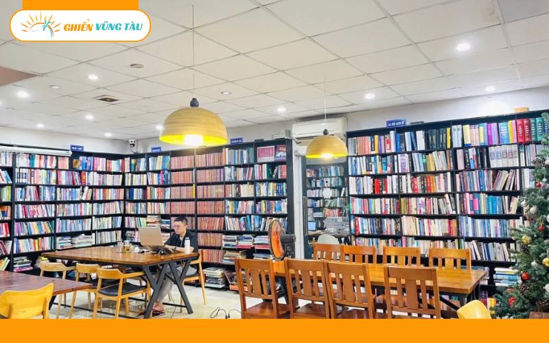 Review về quán Ngọc Tước Book Cafe với không gian thư giãn 17 Ngọc Tước Book Cafe