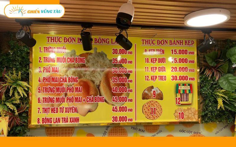 bánh bông lan trứng muối gốc cột điện
