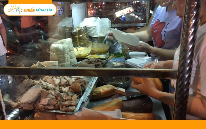 Review tiệm bánh mì Cô Ba Vũng Tàu ngon, rẻ chỉ từ 20.000 VND/ổ 12 bánh mì cô ba vũng tàu