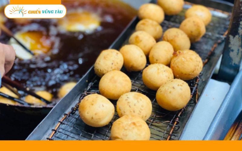 Top 5 tiệm bánh tiêu Vũng Tàu ngon nhất, ăn một lần là mê 8 bánh tiêu vũng tàu
