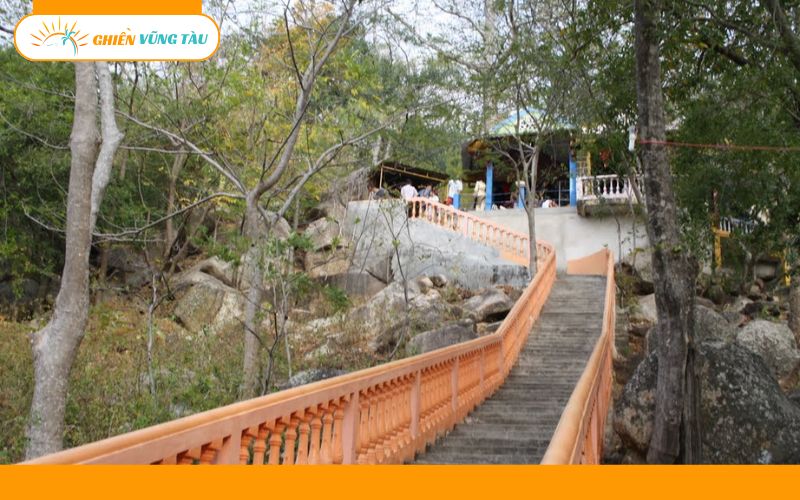 Review về Linh Sơn Cổ Tự - Ngôi chùa có lịch sử lâu đời 16 linh sơn cổ tự
