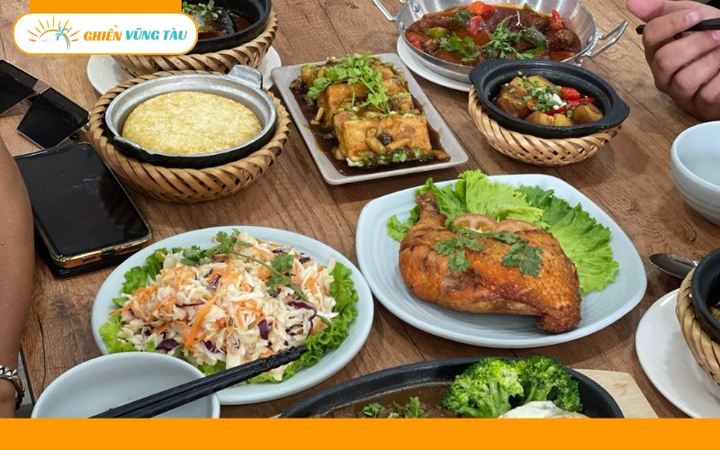 cơm đốt niêu gia định