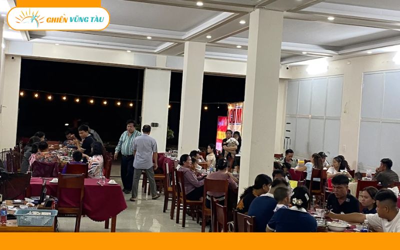 cơm niêu long hải phố