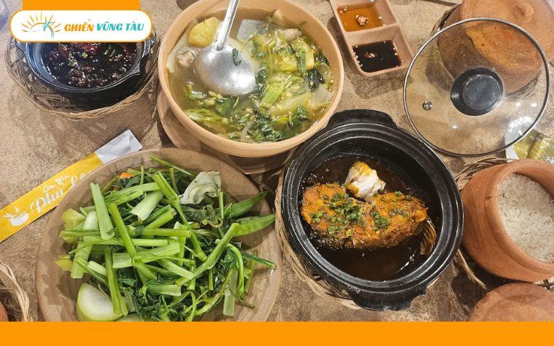 cơm niêu phú lộc