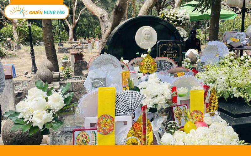 cách trả lễ cô sáu