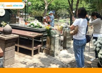 có bầu đi lễ có sáu được không