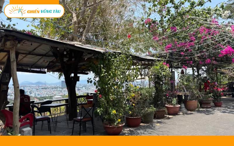 Cafe Hải Đăng Xưa – Góc hoài niệm yên bình giữa Vũng Tàu 12 cafe hải đăng xưa