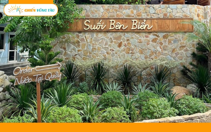 coffee suối bên biển