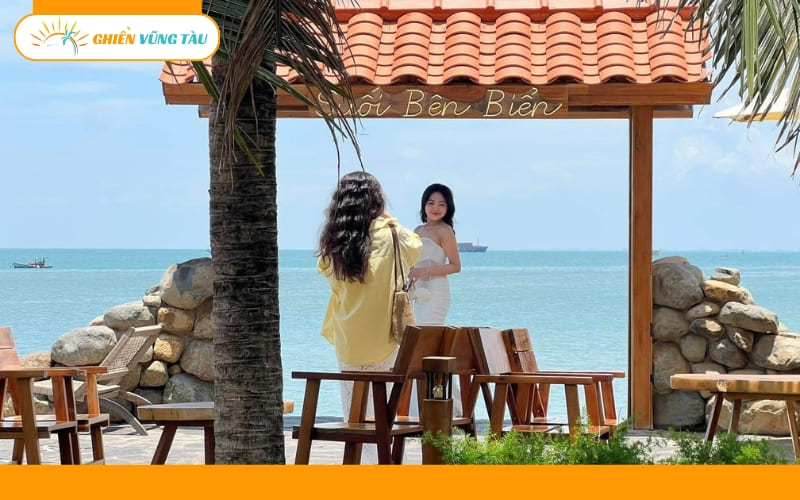 coffee suối bên biển