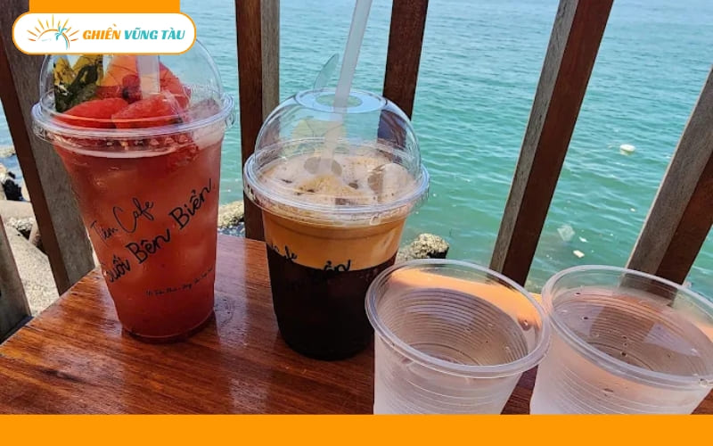coffee suối bên biển
