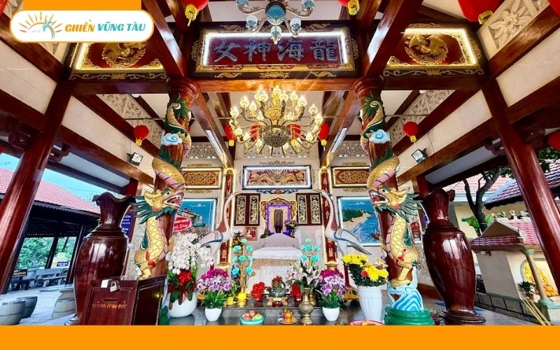 mộ cô long hải