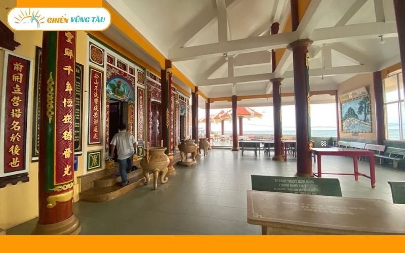 mộ cô long hải