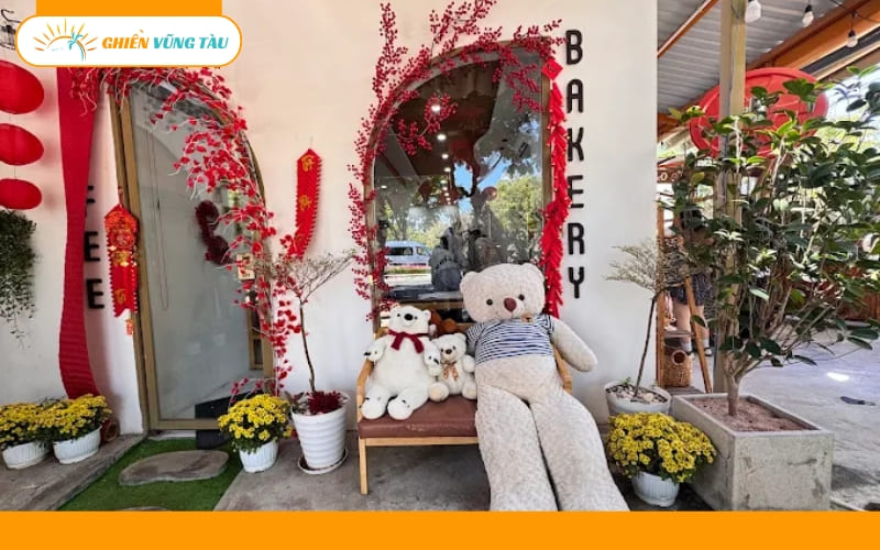 tiệm bánh cô ba phước hải
