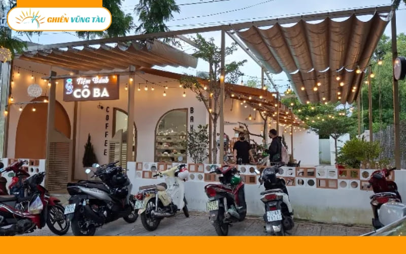 tiệm bánh cô ba phước hải