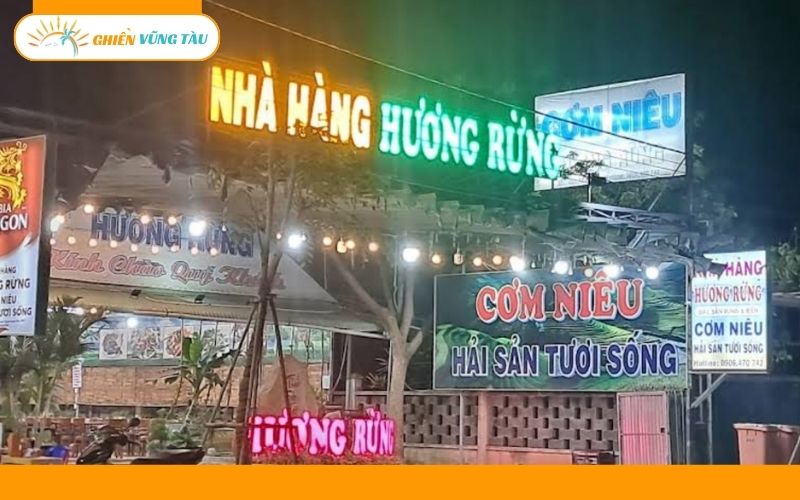 cơm niêu hương rừng